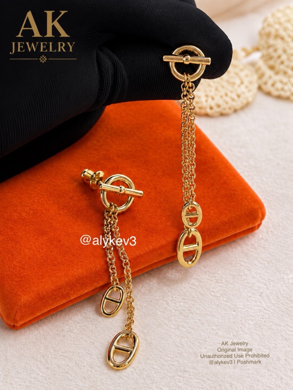 đź’ŽLUXURY 18K Gold Plated Chain Drop Toggle Dangle Pigs Nose Earrings - Picture 3 of 4